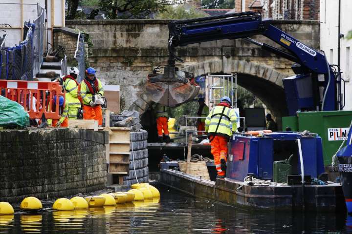 Çelik, Thames’a Yelken Açtı
