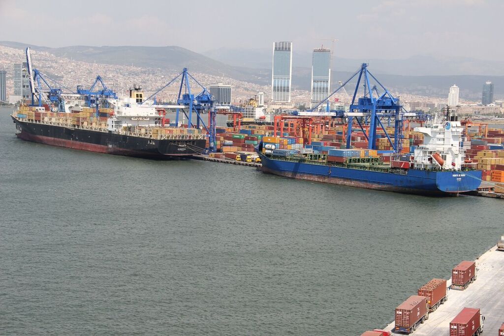 İzmir'de Şubat Ayında 683 Milyon Dolar İhracat Yapıldı