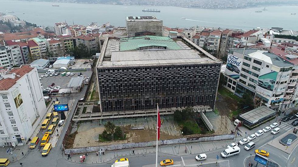 AKM’de İlk Kazma Vuruldu