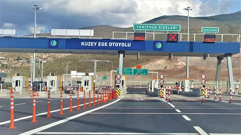 İzmir-Aliağa-Çandarlı Otobanı Yolcuya Kolaylık Sağlıyor 