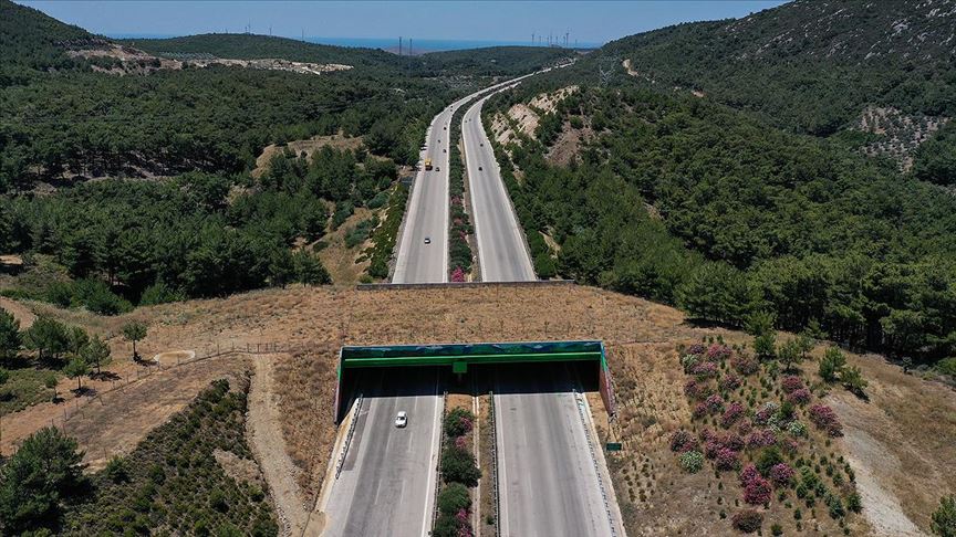 İzmir-Çeşme Otoyolu Üzerindeki 'Ekolojik Köprü’ Tamam!