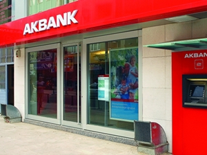 Akbank, Sektörün Üzerinde Büyüme Hedefliyor
