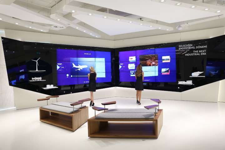 Mekanların Yenilikçi Tasarımcısı: Serge Ferrari