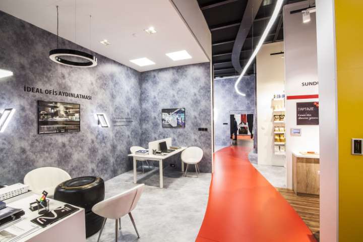 Lamp 83 Işığı Özgürleştirdi: Wiggle